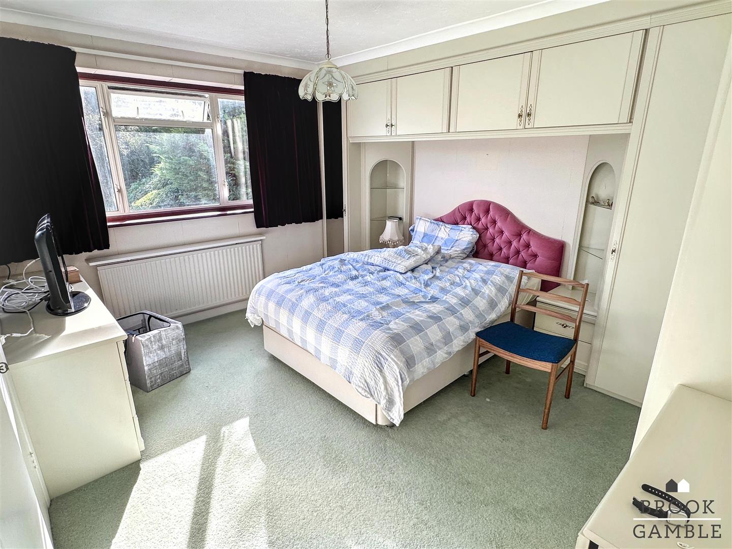 3 Bedroom House. Old Mansion Close in Eastbourne, East Sussex 11